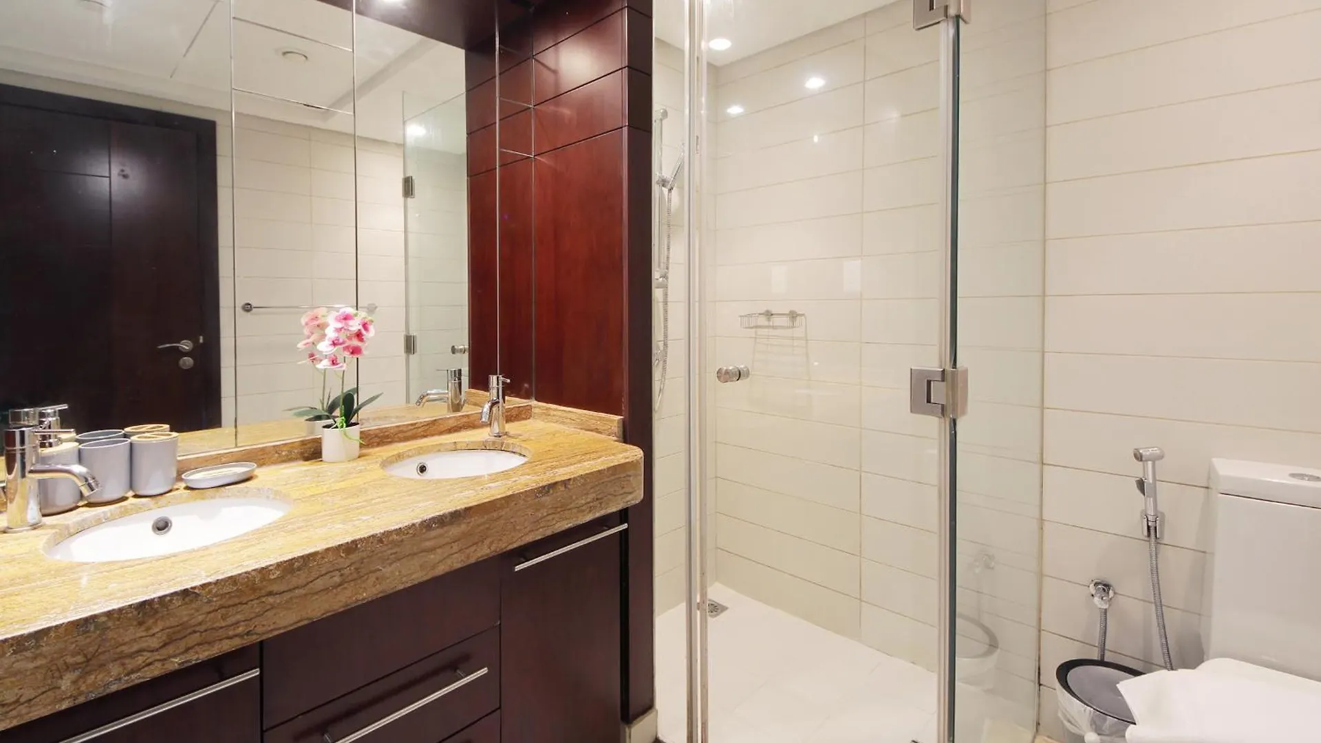 Stylish 2 Bedroom With Stunning Downtown View - Burj Views Tower East Dubai