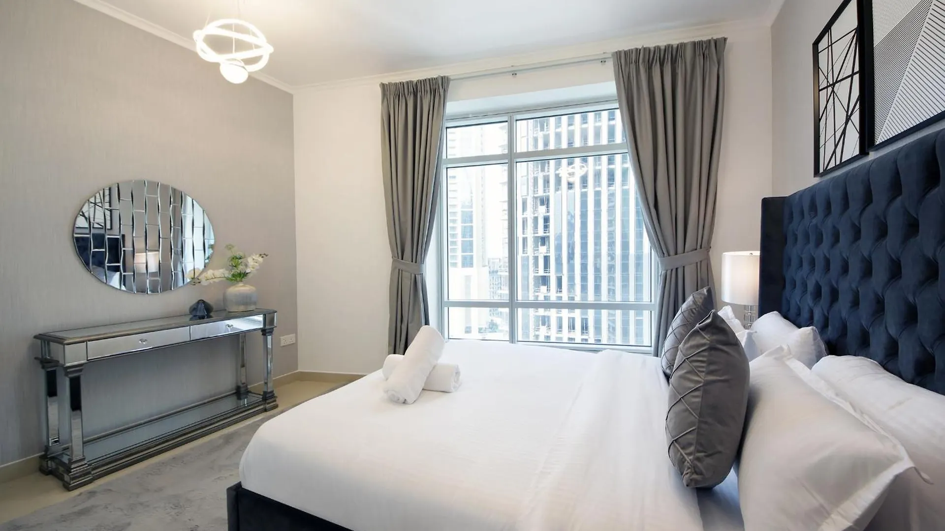 Stylish 2 Bedroom With Stunning Downtown View - Burj Views Tower East Dubai Apartment