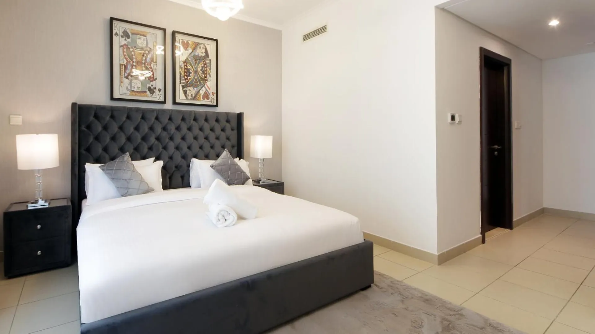 Stylish 2 Bedroom With Stunning Downtown View - Burj Views Tower East Dubai Apartment